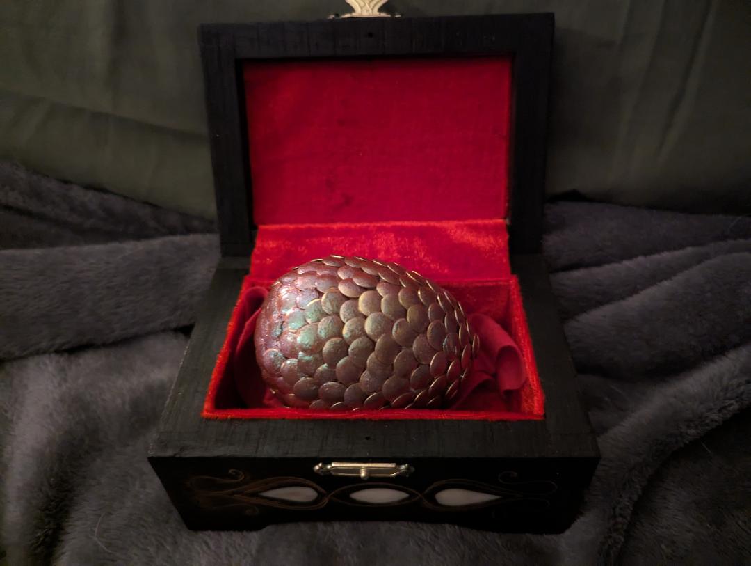 Dragon egg - red